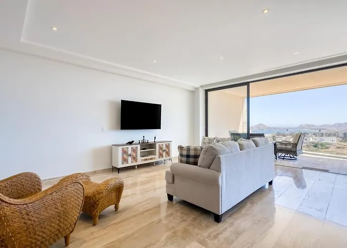 Charming Coastal With Ocean Views, Pool, Gym And Shared Amenities Cabo San Lucas