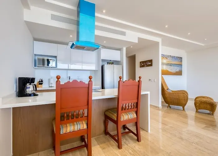 Charming Coastal With Ocean Views, Pool, Gym And Shared Amenities Ferienhaus *
