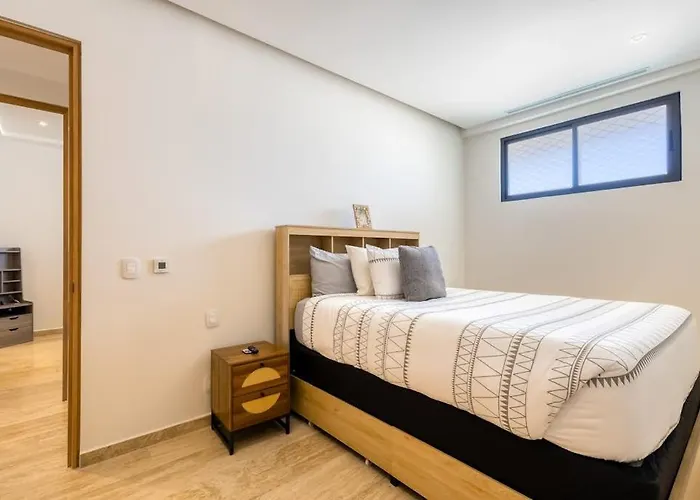 Charming Coastal With Ocean Views, Pool, Gym And Shared Amenities Ferienhaus *