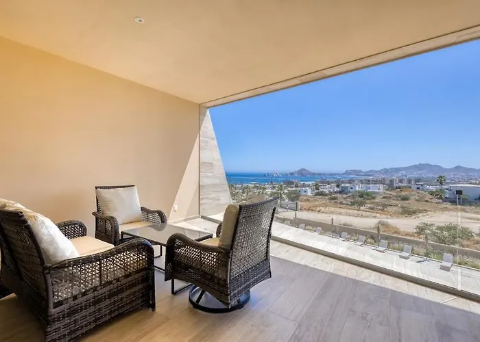 Charming Coastal With Ocean Views, Pool, Gym And Shared Amenities Cabo San Lucas