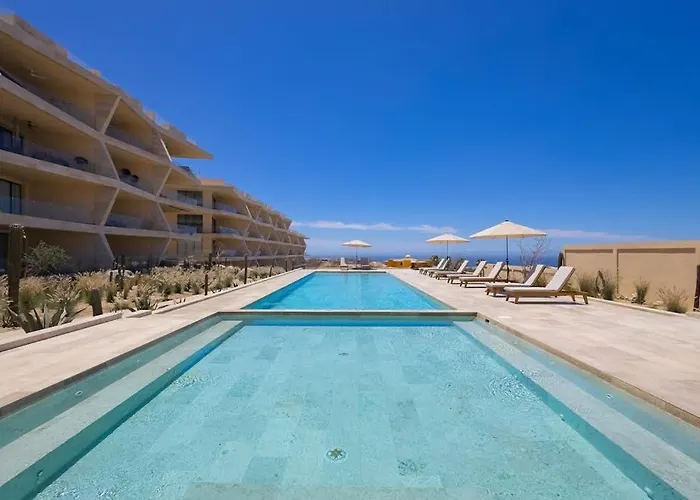 Charming Coastal With Ocean Views, Pool, Gym And Shared Amenities Ferienhaus *