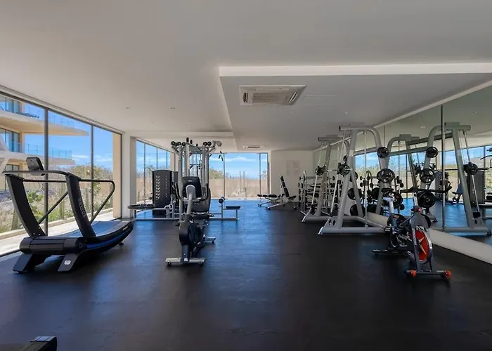 Charming Coastal With Ocean Views, Pool, Gym And Shared Amenities Ferienhaus