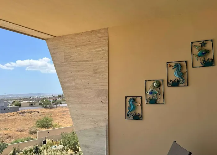Charming Coastal With Ocean Views, Pool, Gym And Shared Amenities Сasa de vacaciones