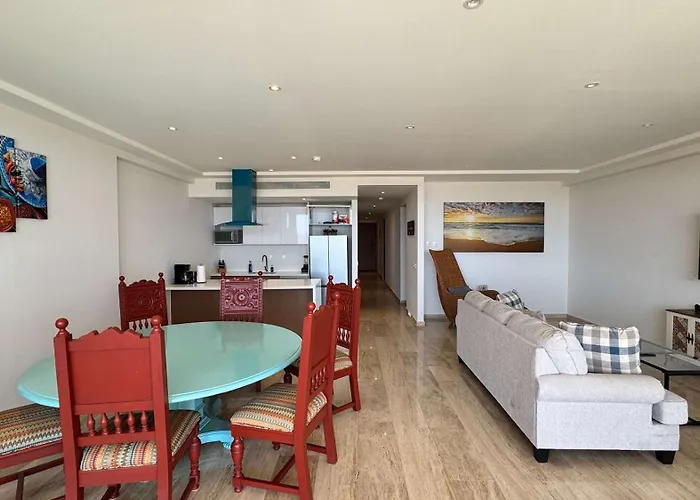 Сasa de vacaciones Charming Coastal With Ocean Views, Pool, Gym And Shared Amenities *